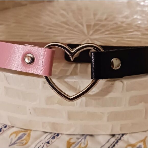 Pink & Black Heart Pendant Choker Necklace - Picture 4 of 6